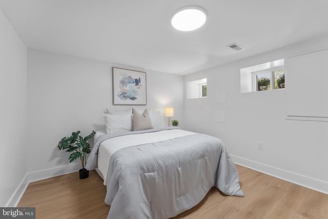 1803 N BROADWAY, Baltimore, MD 21213