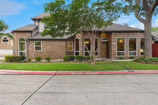 422 Arbor Creek Drive, Euless, TX 76039