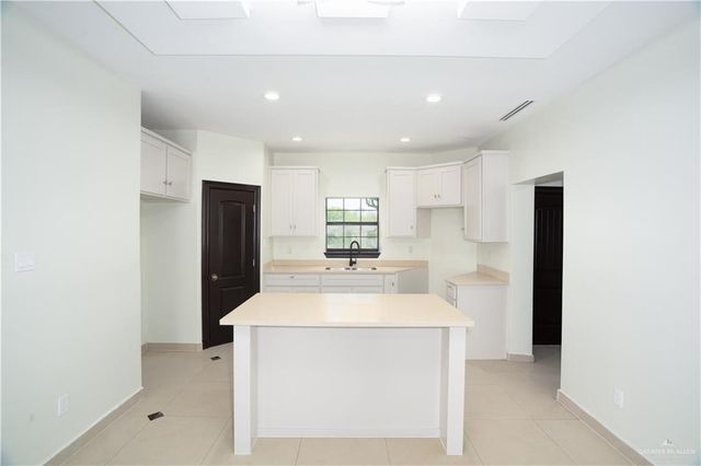 420 W Sycamore Avenue, Alton, TX 78573
