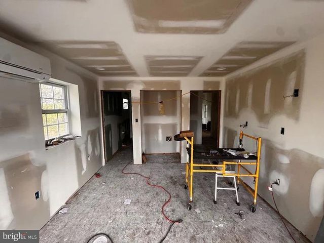 320 DAVISTOWN RD, Blackwood, NJ 08012