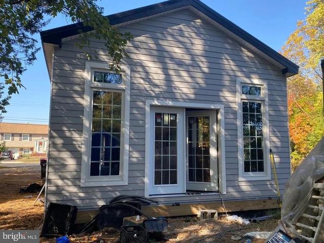 320 DAVISTOWN RD, Blackwood, NJ 08012