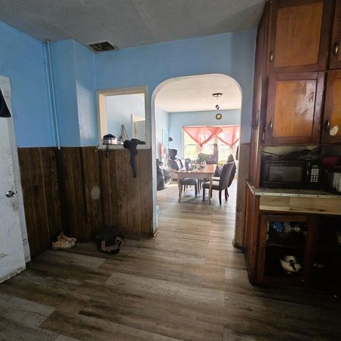 2335 S 7th STREET, Milwaukee, WI 53215