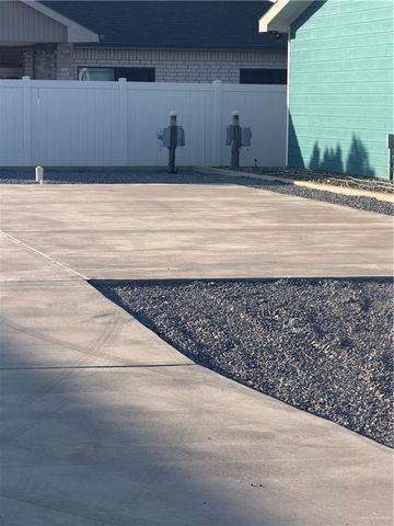 2106 E Bogey Drive, Mission, TX 78572