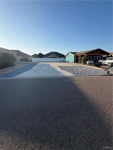 2106 E Bogey Drive, Mission, TX 78572