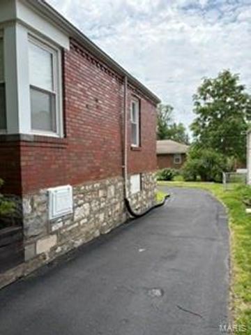 2146 Fairhaven Drive, Jennings, MO 63136