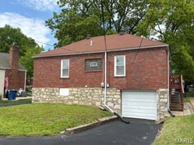 2146 Fairhaven Drive, Jennings, MO 63136