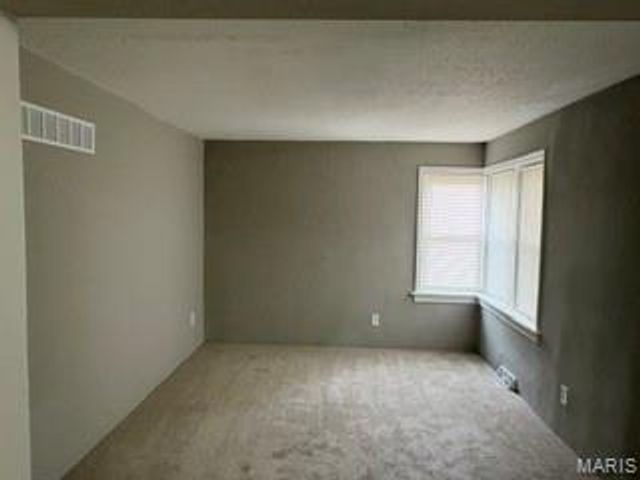 2146 Fairhaven Drive, Jennings, MO 63136