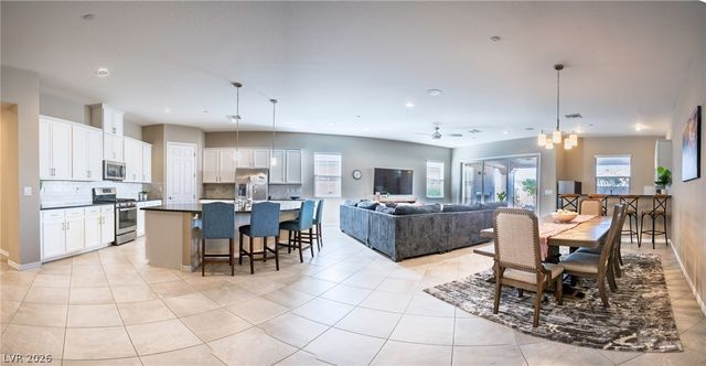 512 Heritage Bridge Avenue, Henderson, NV 89011