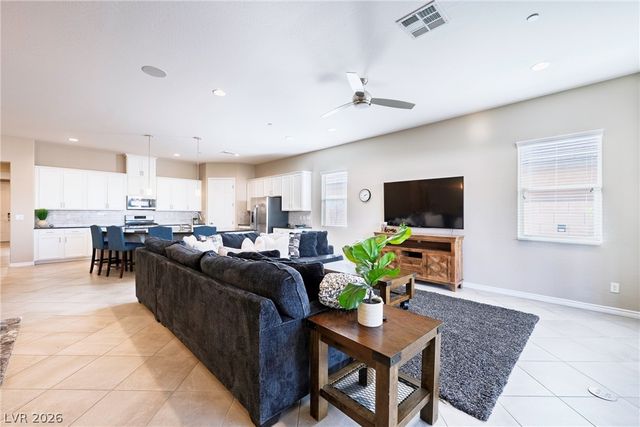 512 Heritage Bridge Avenue, Henderson, NV 89011