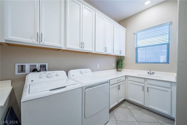 512 Heritage Bridge Avenue, Henderson, NV 89011