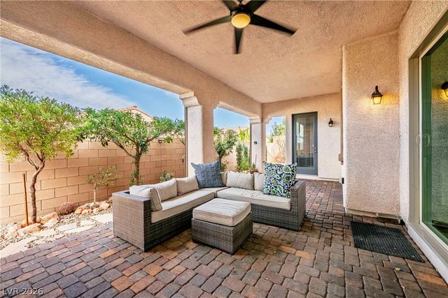 512 Heritage Bridge Avenue, Henderson, NV 89011