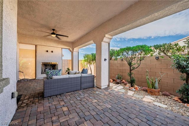 512 Heritage Bridge Avenue, Henderson, NV 89011