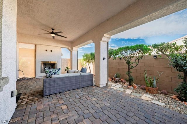 512 Heritage Bridge Avenue, Henderson, NV 89011