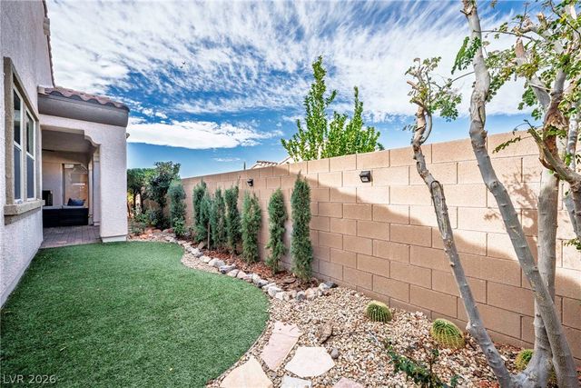 512 Heritage Bridge Avenue, Henderson, NV 89011
