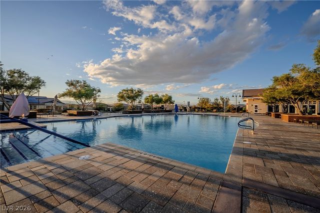 512 Heritage Bridge Avenue, Henderson, NV 89011