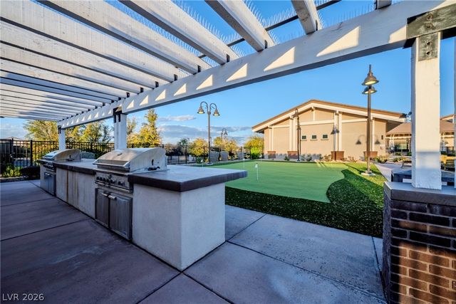 512 Heritage Bridge Avenue, Henderson, NV 89011