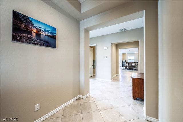 512 Heritage Bridge Avenue, Henderson, NV 89011