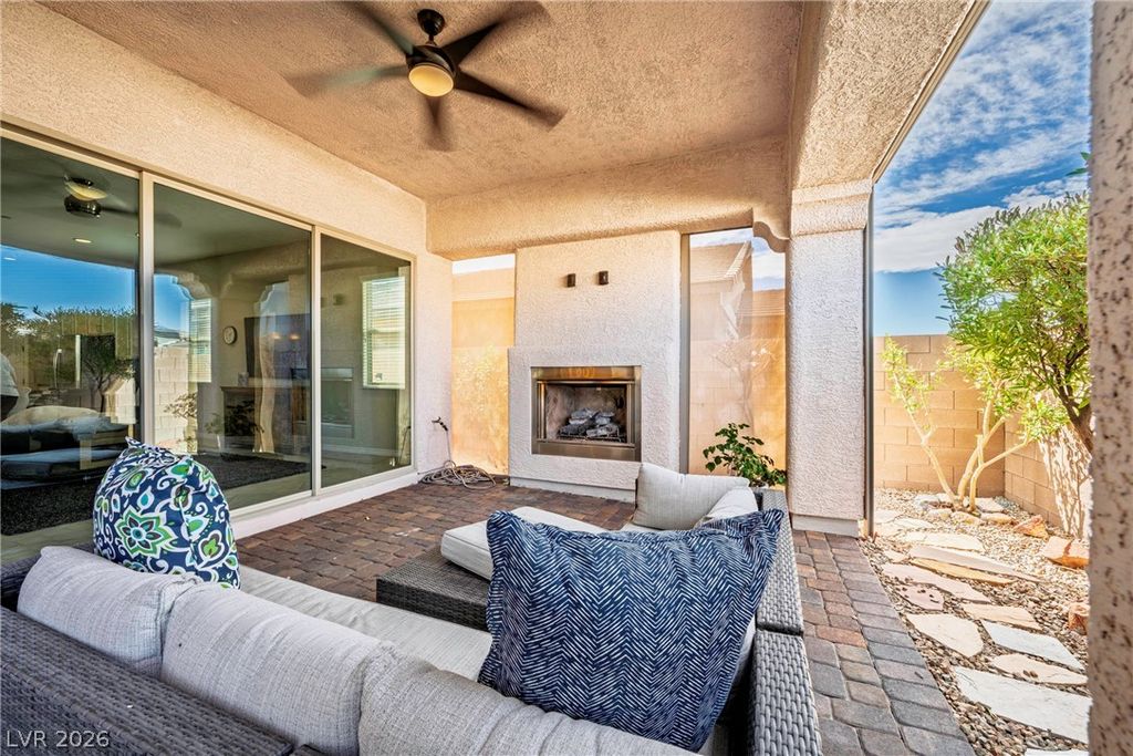 512 Heritage Bridge Avenue, Henderson, NV 89011 — photo 2