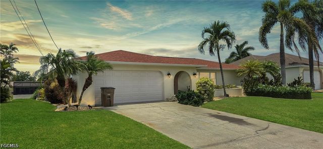 2926 SE 11th PL, Cape Coral, FL 33904