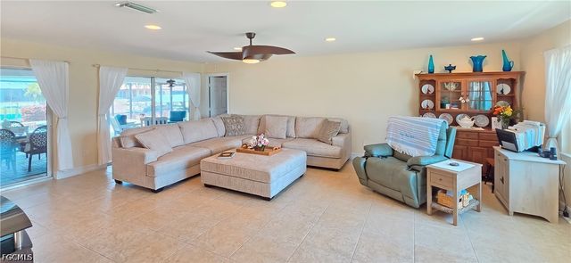 2926 SE 11th PL, Cape Coral, FL 33904