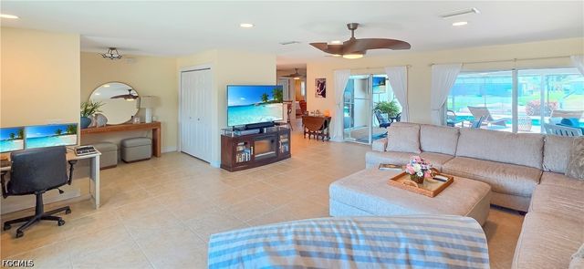 2926 SE 11th PL, Cape Coral, FL 33904