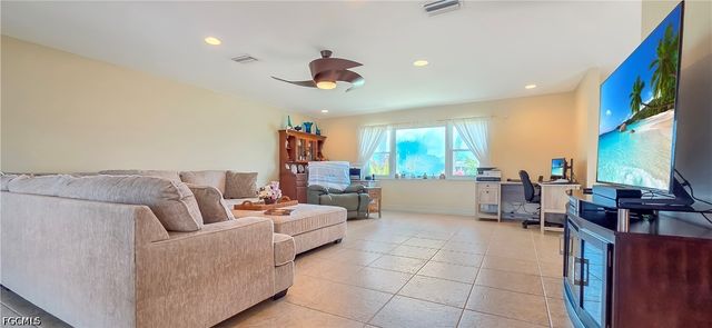 2926 SE 11th PL, Cape Coral, FL 33904