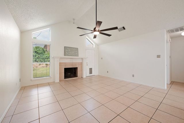 2907 Clairemont Lane, Euless, TX 76039