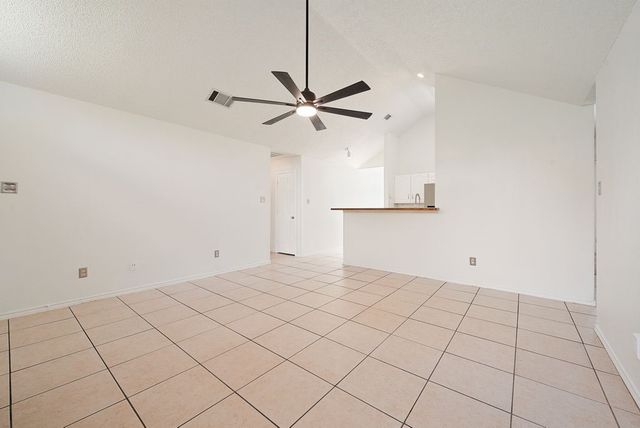 2907 Clairemont Lane, Euless, TX 76039