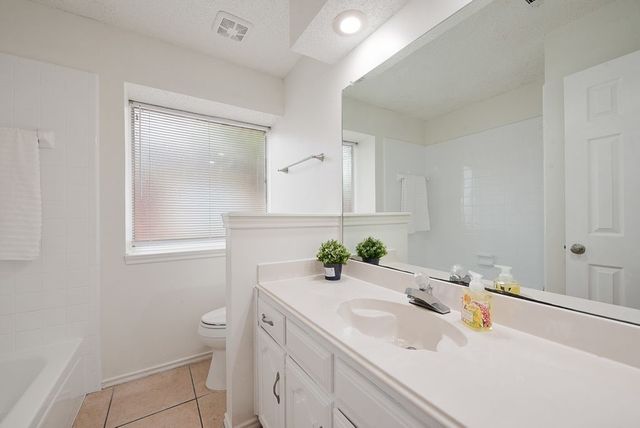 2907 Clairemont Lane, Euless, TX 76039