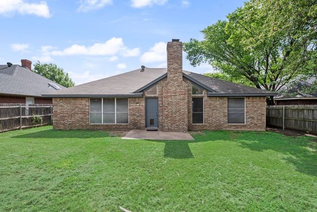 2907 Clairemont Lane, Euless, TX 76039