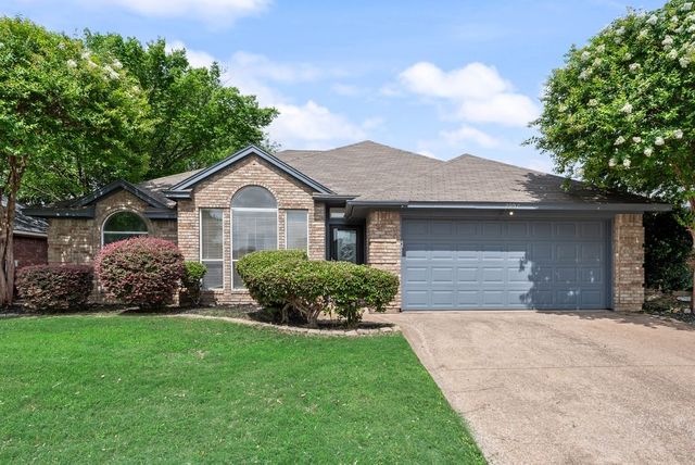 2907 Clairemont Lane, Euless, TX 76039