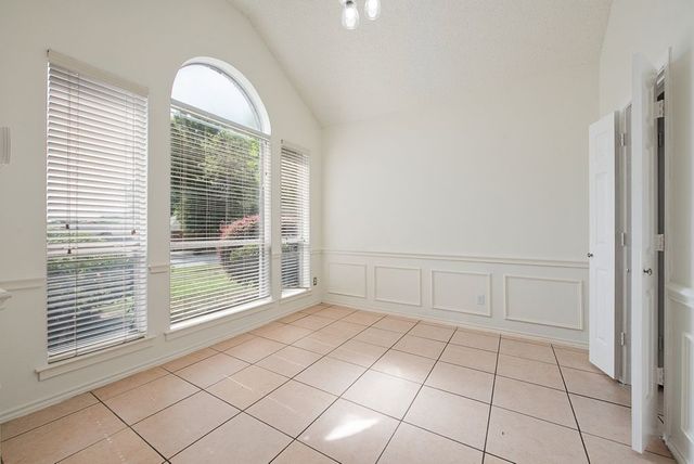 2907 Clairemont Lane, Euless, TX 76039
