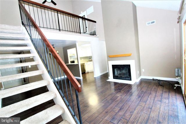 604 RAVENS CREST DR, Plainsboro, NJ 08536
