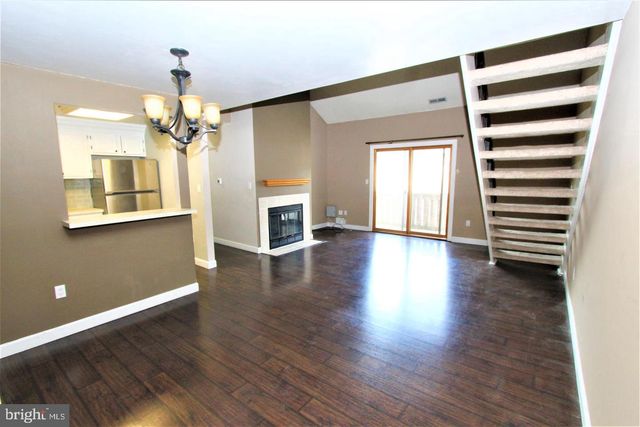 604 RAVENS CREST DR, Plainsboro, NJ 08536