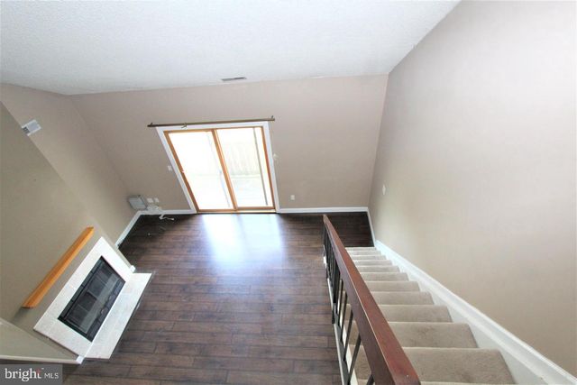 604 RAVENS CREST DR, Plainsboro, NJ 08536