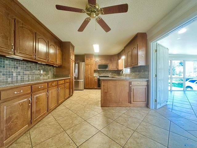 298 Meridianville Road, Meridianville, AL 35759