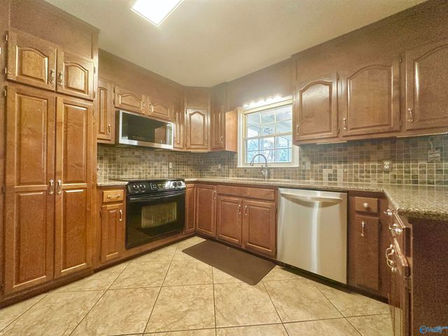 298 Meridianville Road, Meridianville, AL 35759