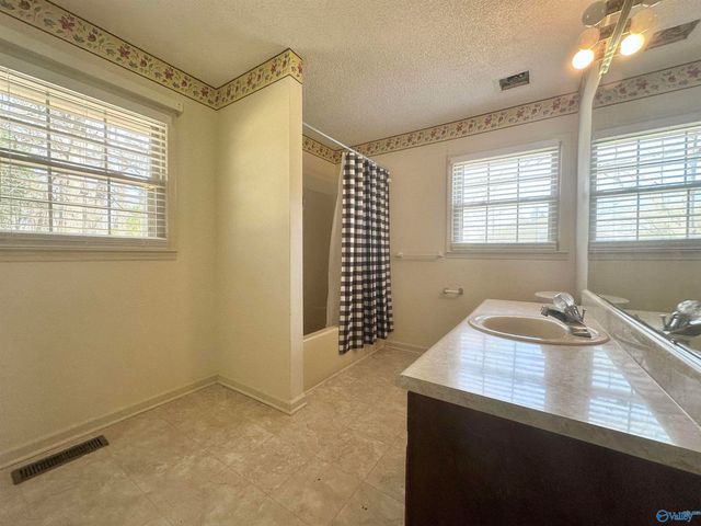 298 Meridianville Road, Meridianville, AL 35759