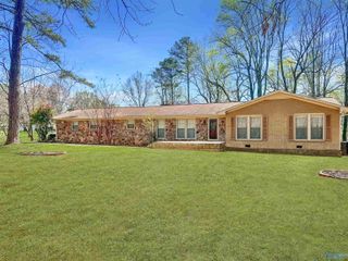 298 Meridianville Road, Meridianville, AL 35759