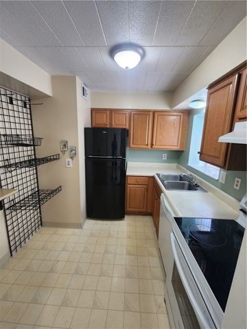 3 Hiland Valley Dr 306, Ross Twp, PA 15229