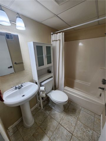 3 Hiland Valley Dr 306, Ross Twp, PA 15229