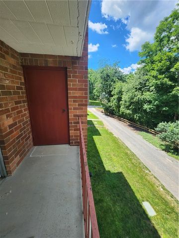 3 Hiland Valley Dr 306, Ross Twp, PA 15229