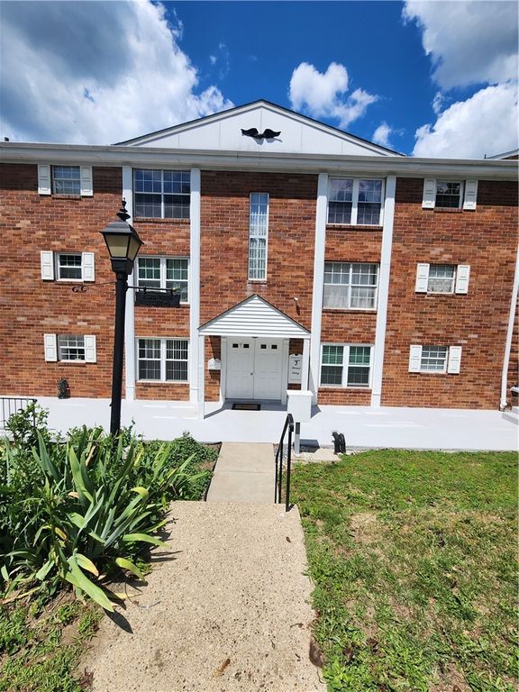 3 Hiland Valley Dr 306, Ross Twp, PA 15229