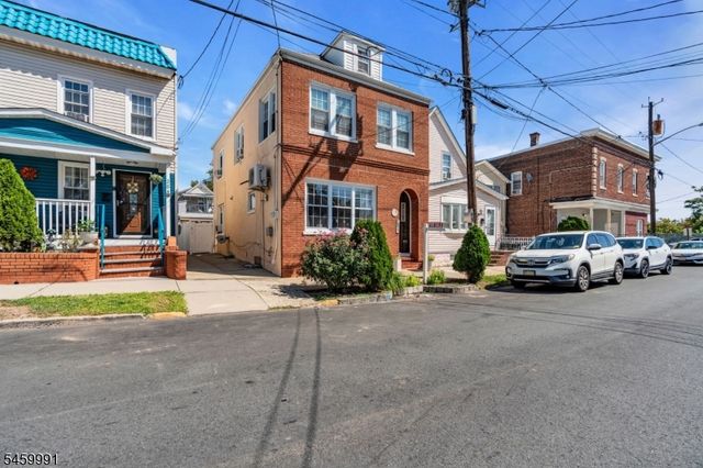 282 Alpine St, Perth Amboy City, NJ 08861