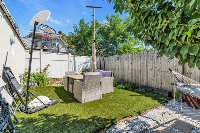 282 Alpine St, Perth Amboy City, NJ 08861