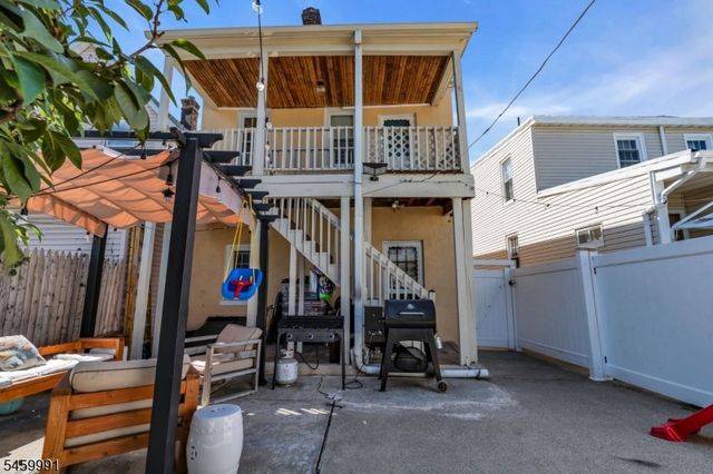 282 Alpine St, Perth Amboy City, NJ 08861