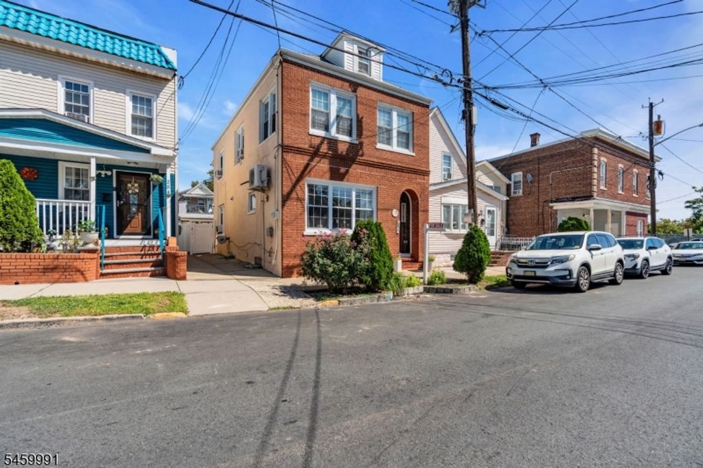 282 Alpine St, Perth Amboy City, NJ 08861 — photo 2
