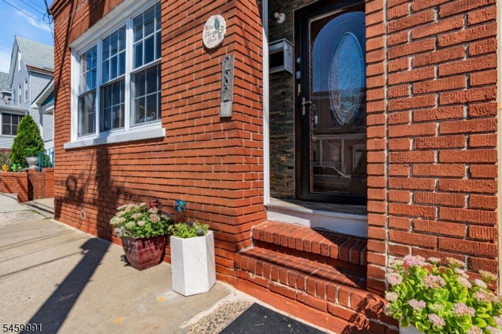282 Alpine St, Perth Amboy City, NJ 08861 — photo 3