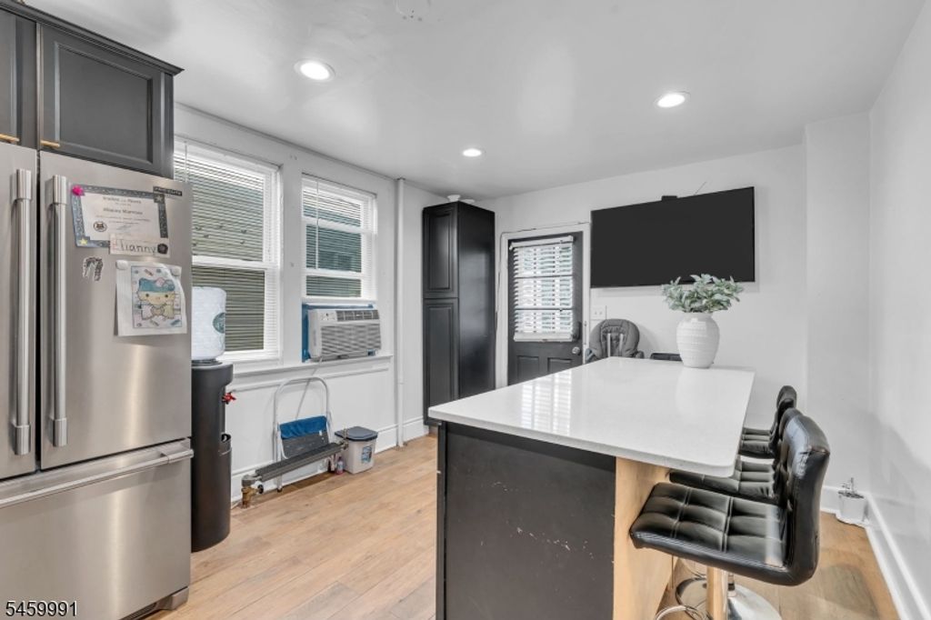 282 Alpine St, Perth Amboy City, NJ 08861 — photo 5