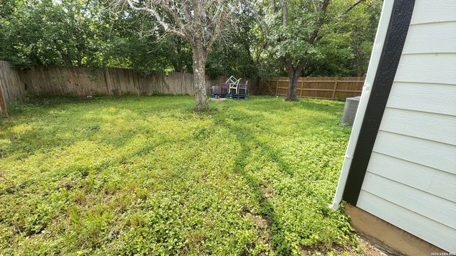 6318 LES HARRISON DR, San Antonio, TX 78250